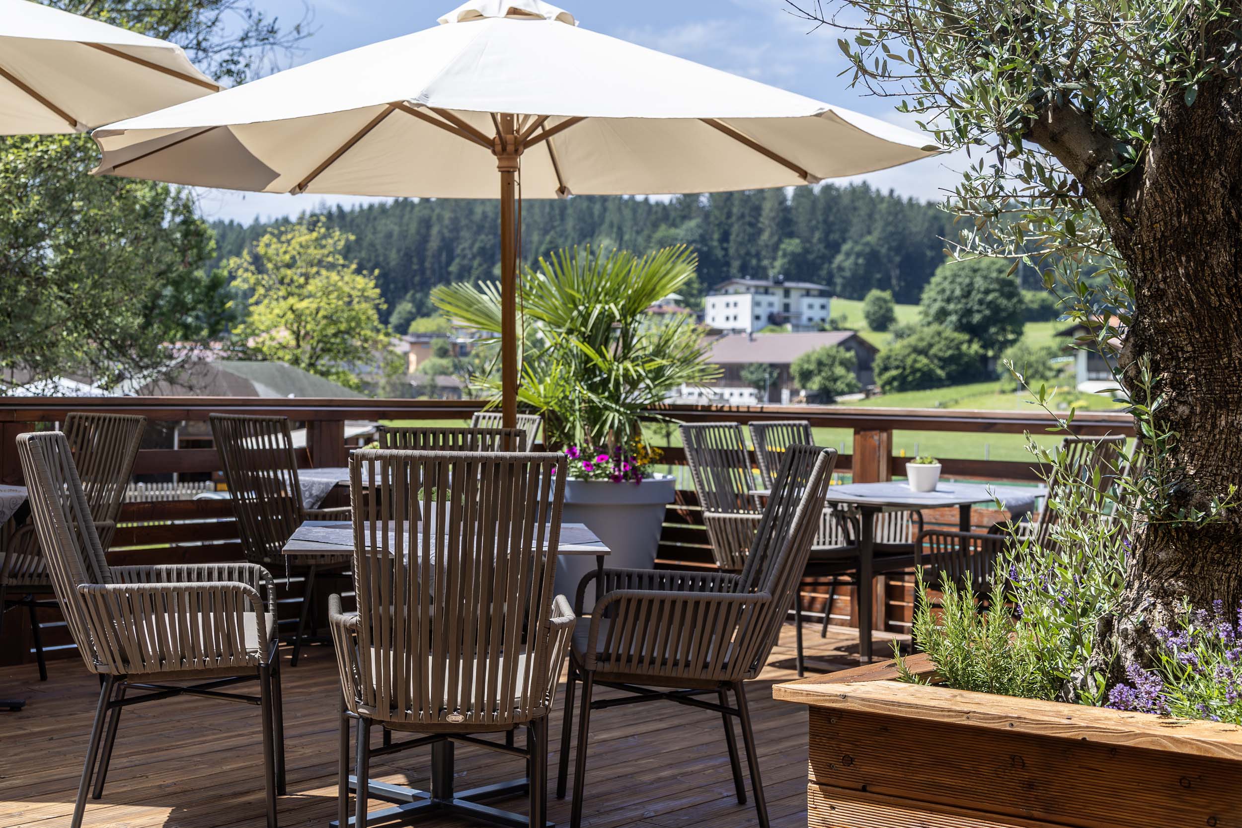 Restaurant Pink Banana, Schwoich, Tirol, Sonnenterrasse, Bananensee, Spielplatz